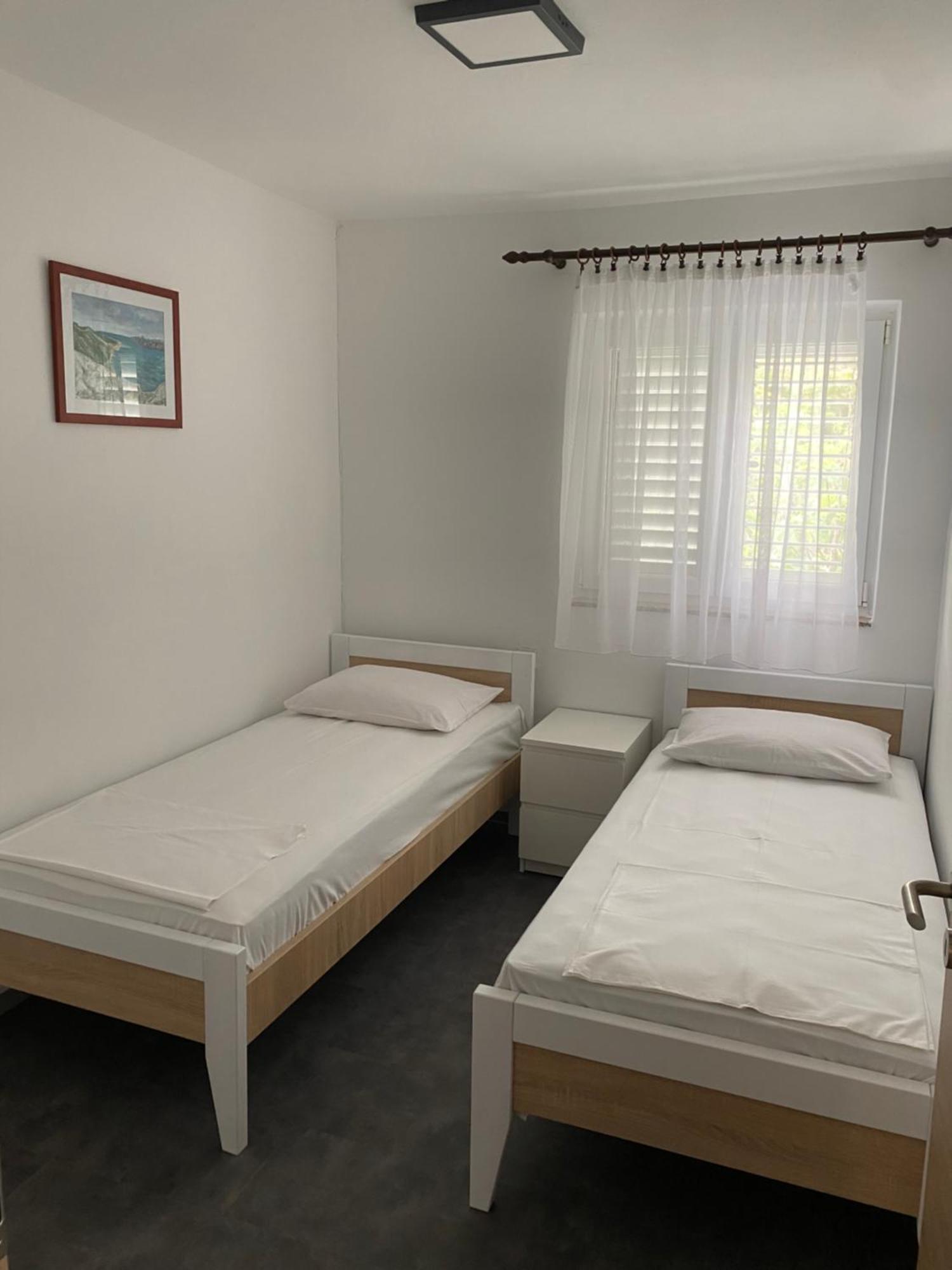 Apartmani Pozega 파그 외부 사진
